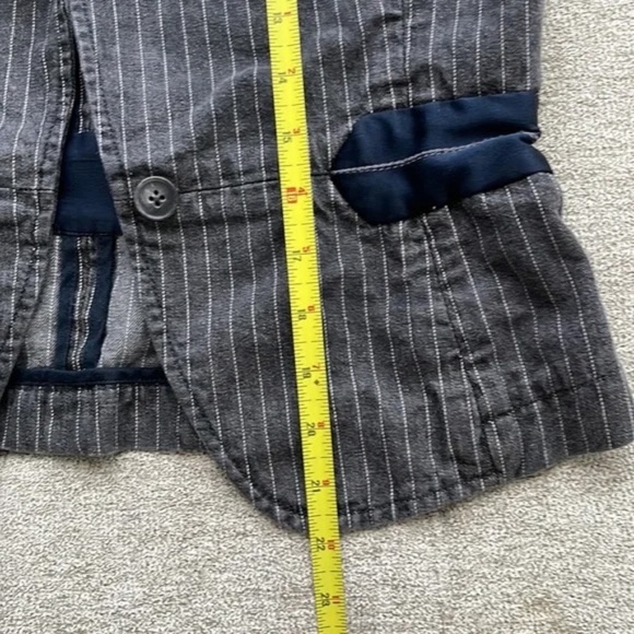 Theory Barker Pin Striped Blazer Jacket. SIZE: Medium. - Picture 7 of 12